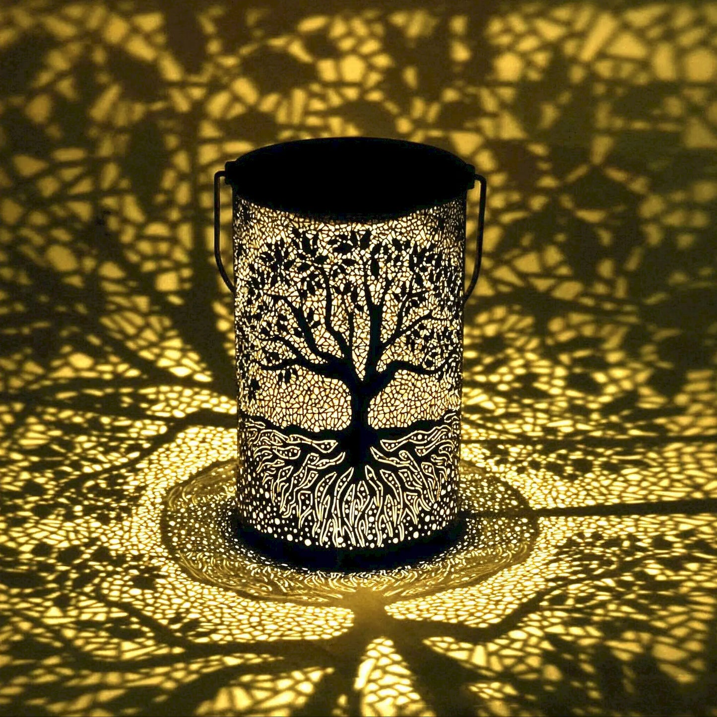 فانوس يعمل بالطاقة الشمسية